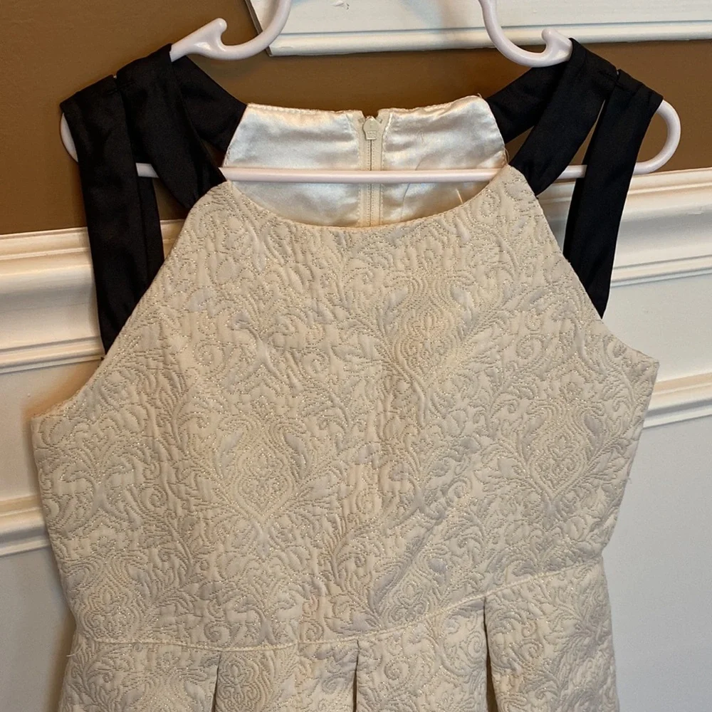 Children’s Place EUC Cream & Metallic beautiful Gold Dress w/Black Straps / Sz 8